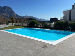 Reihenhaus in Paseo obispo pildain 6. Triplex con espectaculares vistas al océano y a la montaña y pis
