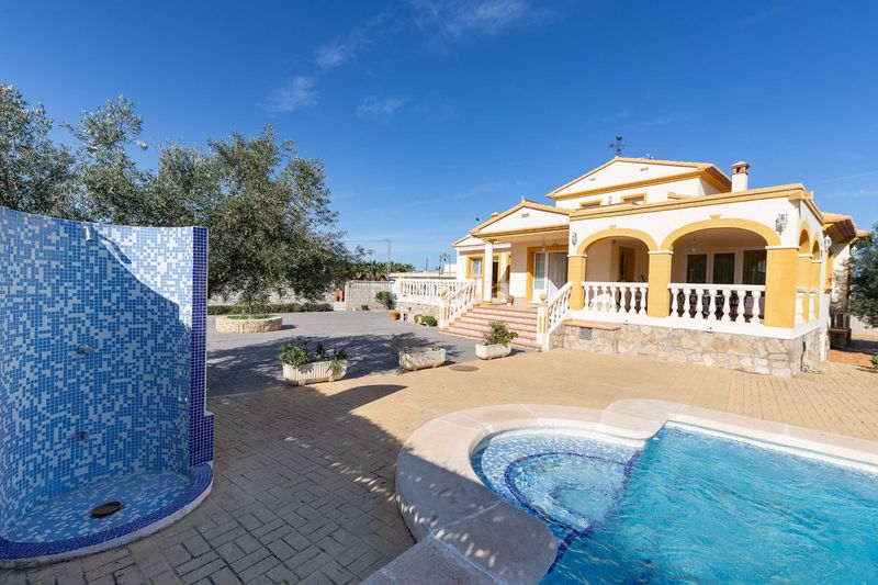 Foto a56d0be8-6c56-4f10-a967-a8f87da044fa. Xalet amb calefacció aparcament piscina a La Pedrera-Vessanes Dénia