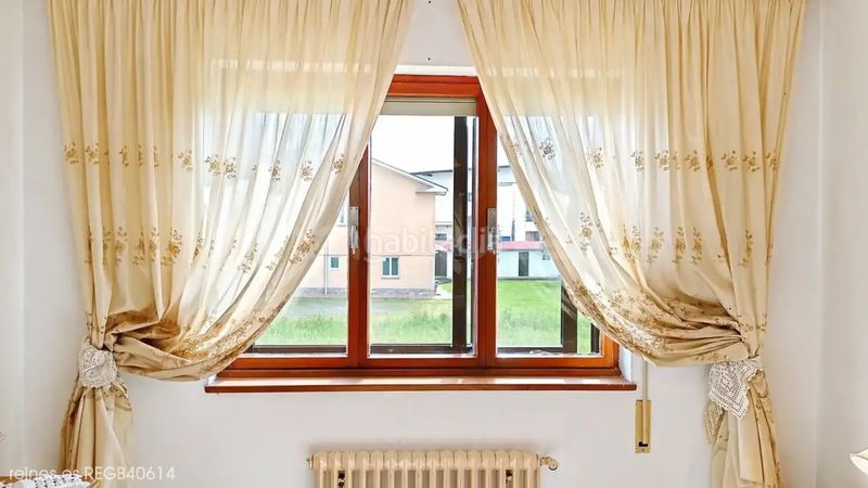 Foto cd63aaff-2554-4f02-9dcb-89772a988f7b. Xalet amb calefacció aparcament a Ribadeo