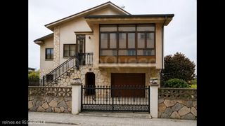 Chalet  N/a. Venta de chalet individual en ribadeo  regb40614