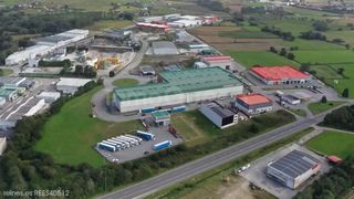 Terreno residencial  N/a. Venta de terreno comercial en coaña  rees40512