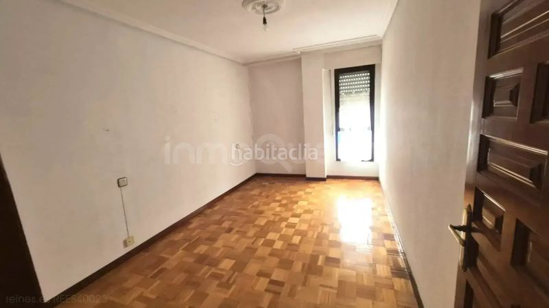 Foto 8d08c2c7-2325-43c7-a324-a636f6e95f41. Pis amb calefacció a Vegadeo