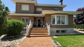 Chalet  N/a. Venta de chalet individual en villar del olmo  rees40087