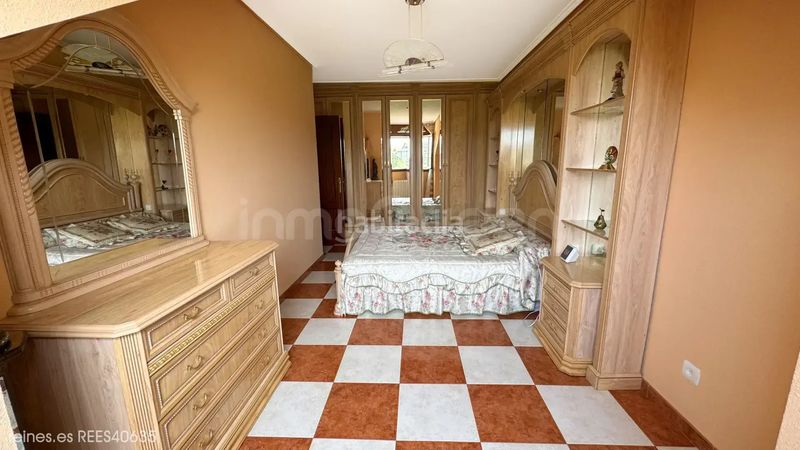 Foto 012b1d5b-ddd4-48fc-909a-5cd9f4405c3f. Casa adossada amb calefacció aparcament a Ris Noja