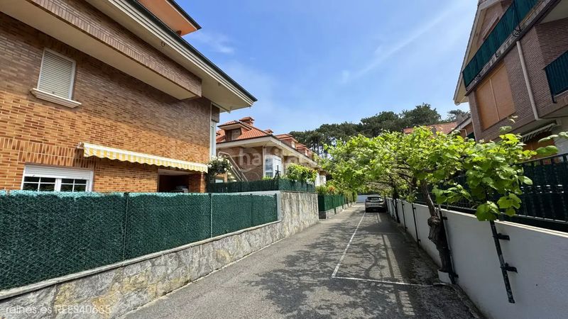 Foto e529343e-a04c-4ee8-a48a-b7f1659d51ce. Casa adossada amb calefacció aparcament a Ris Noja