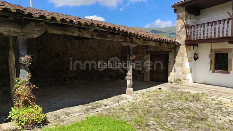 Foto eeec0089-ded5-46e5-a0c1-7c676af325cb. Casa a Anievas