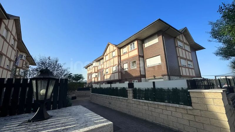 Foto 967bd500-f4ab-450f-b78c-dbe93b2a52ac. Pis amb calefacció aparcament a Peñacastillo - Nueva Montaña Santander