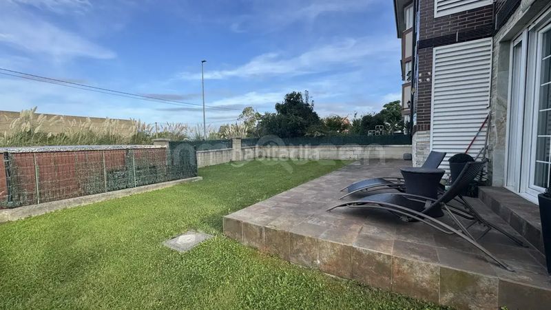 Foto ef4a03d1-df77-4ed3-bae1-0e37df274a95. Pis amb calefacció aparcament a Peñacastillo - Nueva Montaña Santander