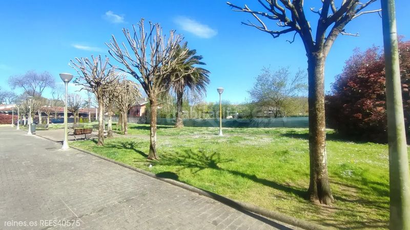 Foto 0d589652-6fd5-4b50-8111-9e5b034cd12a. Pis amb calefacció aparcament a la pola Siero Siero