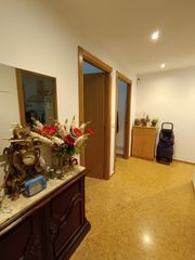Etagenwohnung en Piles. Piso en venta en centro de piles