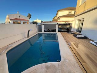 Chalet en Daim�s. Casa independiente en la playa de daim�s