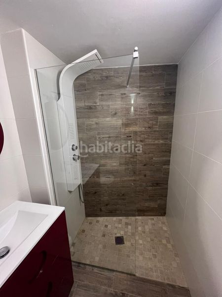 Foto d8b5c611-43b8-40d6-a811-a4e88f19692f. Xalet amb xemeneia aparcament a Beniarjó