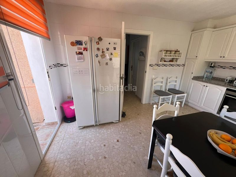 Foto fd6e8032-2e56-4cea-b530-dd885646f198. Xalet amb xemeneia aparcament a Beniarjó