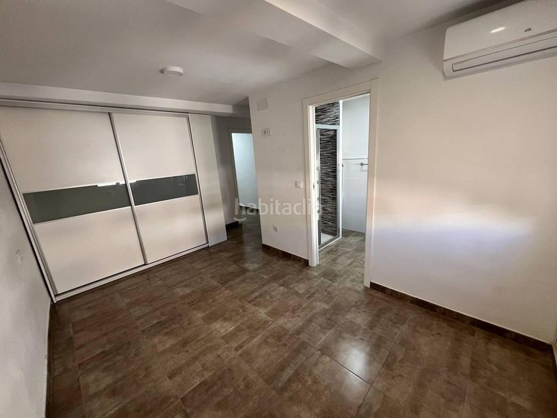 Foto aee66649-4d9b-4889-af2a-4418a81dd30f. Pis a Corea Gandia