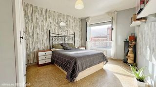 Appartement  N/a. Venta de piso en san martín del rey aurelio  rees40368