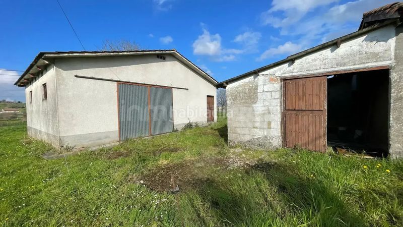 Foto 50688a85-828e-4ed9-8282-8ff303864fe6. Casa amb aparcament a Nava