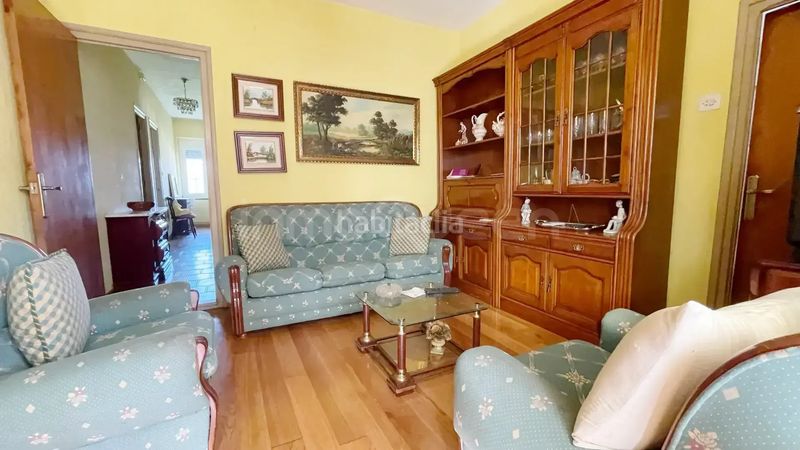 Foto 5c2e2e5d-315a-49f5-964d-61de69784b1b. Casa amb aparcament a Nava