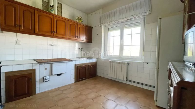 Foto 68ead32a-652a-42ef-bd94-81a2025479c9. Casa amb aparcament a Nava