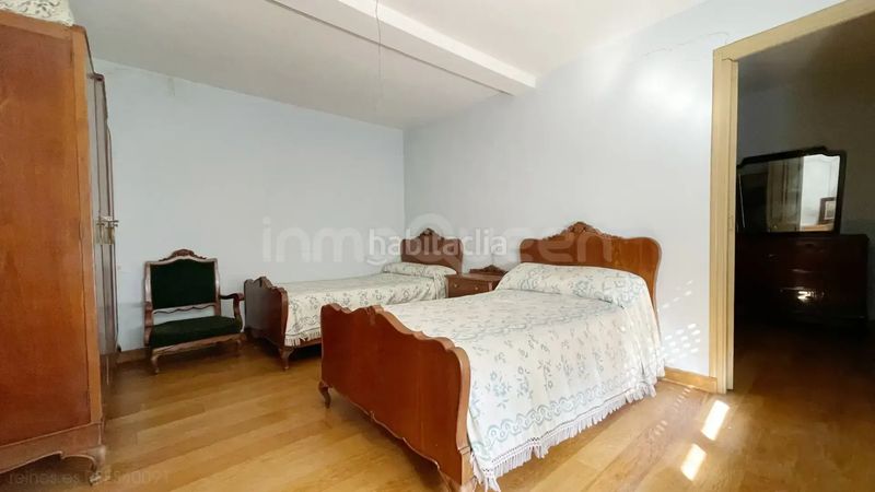 Foto 9cc363b8-ab8e-4499-be51-2f9924c2d740. Casa amb aparcament a Nava