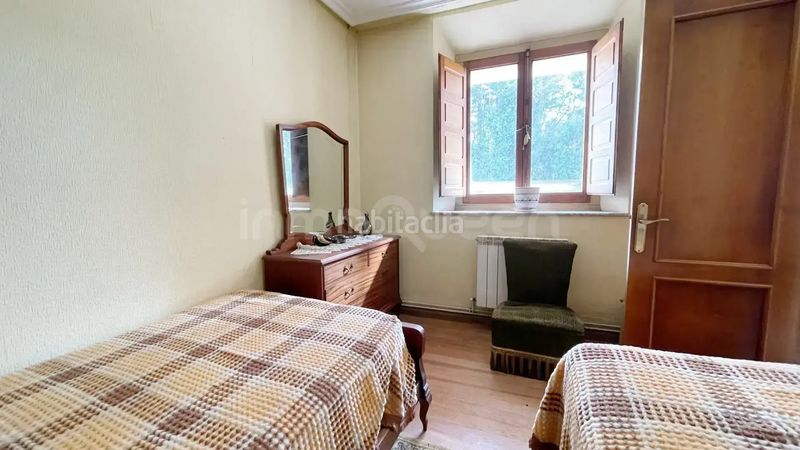 Foto e44734a0-dbcc-4070-8634-b1347c48bfea. Casa amb aparcament a Nava
