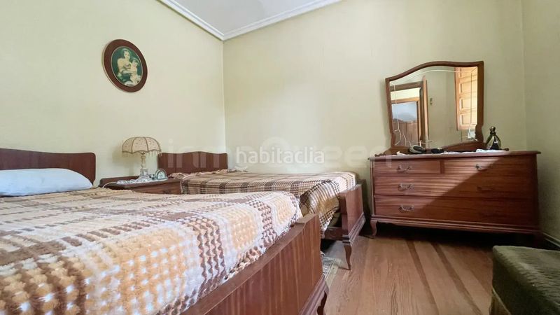 Foto fa908844-26b9-4a84-aee9-35cc17a7bd12. Casa amb aparcament a Nava