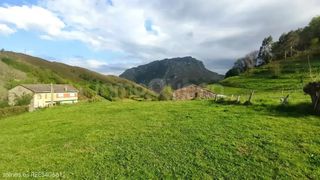 Wohngrundstück  N/a. Venta de terreno urbano en morcín  rees40661