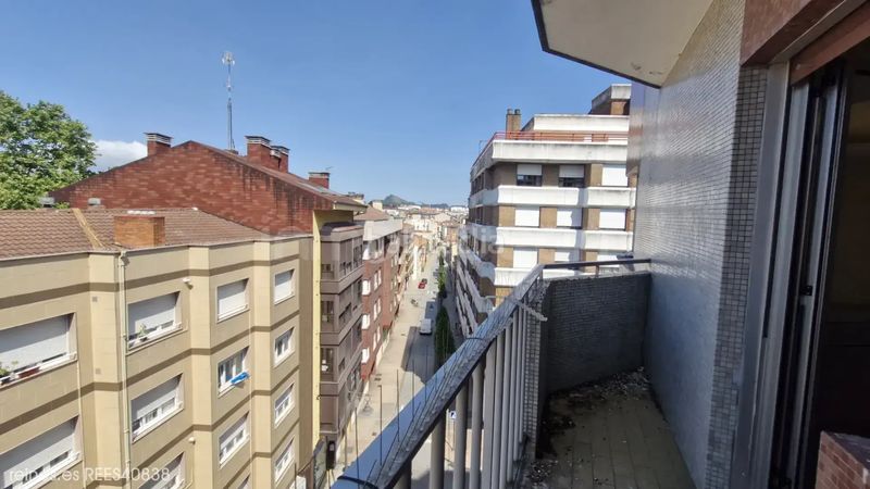 Foto b3bbe615-b9a7-4acb-9cd0-0161544e8e0f. Piso venta de piso rees40838 en la pola Siero Siero
