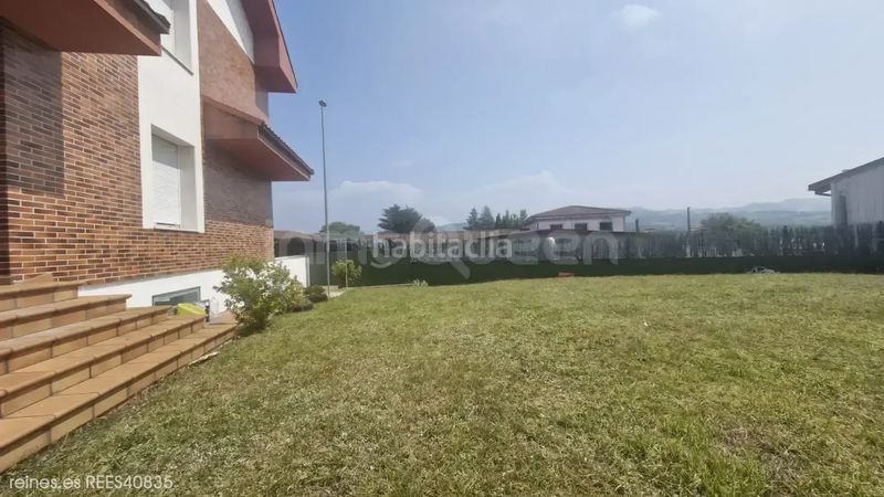 Foto 04819e01-97ef-4263-a5cf-aea088994f60. Casa aparellada amb calefacció a El Berrón-La Carrera Siero