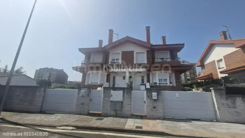 Foto 200f3854-2b18-4fee-b3cc-65f4b37bb2d5. Casa aparellada amb calefacció a El Berrón-La Carrera Siero