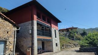Chalet  N/a. Venta de casa individual en onís  rees40882