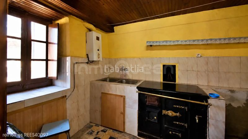 Foto ffce7377-acd3-43e2-a191-1b828d6861c2. Casa amb calefacció a Peñamellera Alta