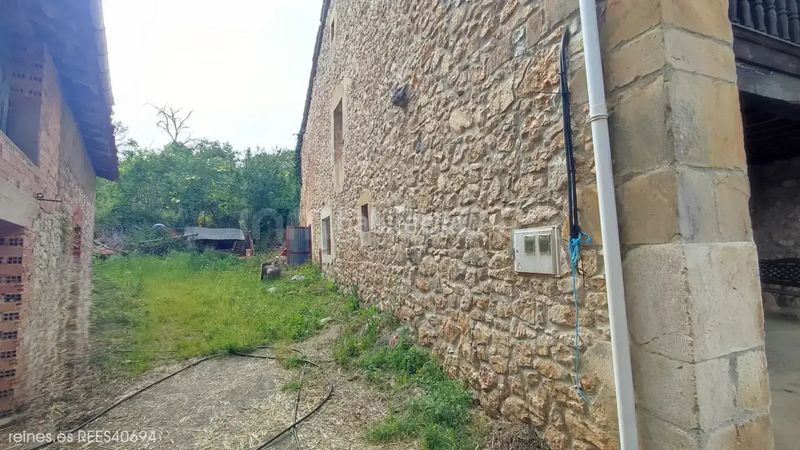 Foto 1d1c3610-2698-4b42-b6f4-94882e3a76e4. Chalet venta de chalet individual rees40694 en Cabrales