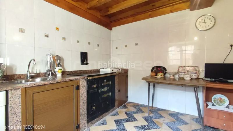 Foto 46998f58-9aa0-46a2-af61-e57ac0c10354. Chalet venta de chalet individual rees40694 en Cabrales
