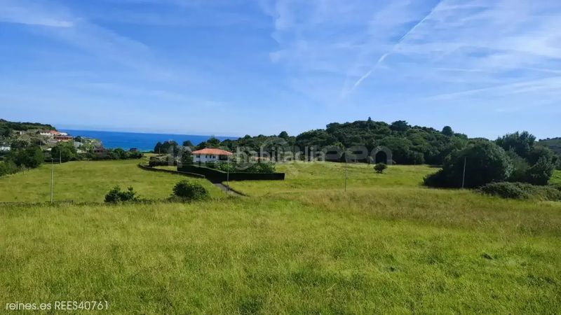 Foto cdd3d9c2-cbc8-48a1-b71e-d22422bf1e01. Finca rústica a Llanes pueblo Llanes