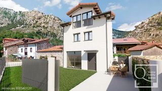 Casa aparellada  N/a. Venta de chalet pareado en peñamellera alta  rees40129