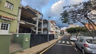 Edifici a Calle calle luis delgado trinidad 10. Edificio en construcción en güimar