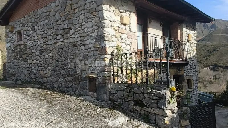 Foto 36f7caf8-43a7-4c14-b5b5-cfbe96229cda. Casa venta de casa rees40417 en Peñamellera Alta