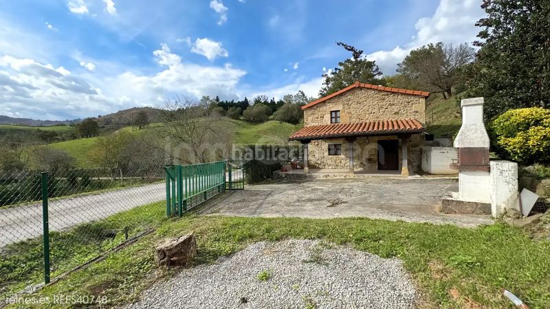 Foto b9e10e05-96db-48c3-b85e-96c21fdd46c6. Xalet amb aparcament a Liérganes