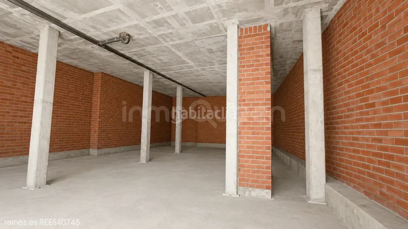 Foto 49b5770f-de8e-4b5a-ace5-5b3c059f26b0. Local comercial a Maliaño Camargo