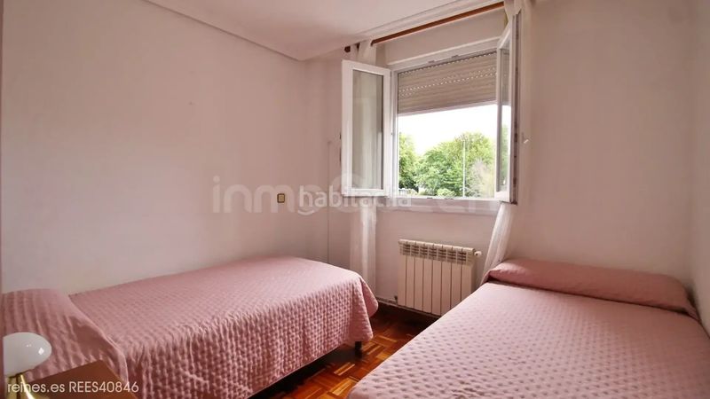 Foto f26cb51c-e586-42fa-bca1-610a0147a2ae. Flat with heating parking in Los Castros Santander