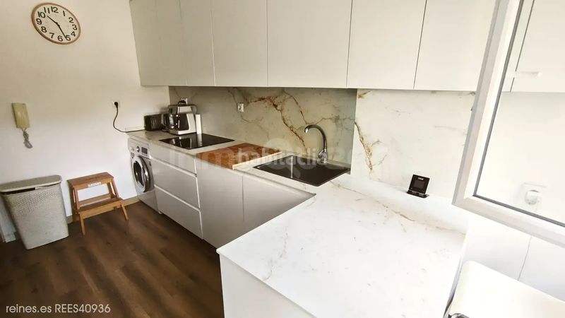 Foto f6e8da2c-5b86-4582-8130-413eb5db1c49. Flat with heating in Centro Torrelavega
