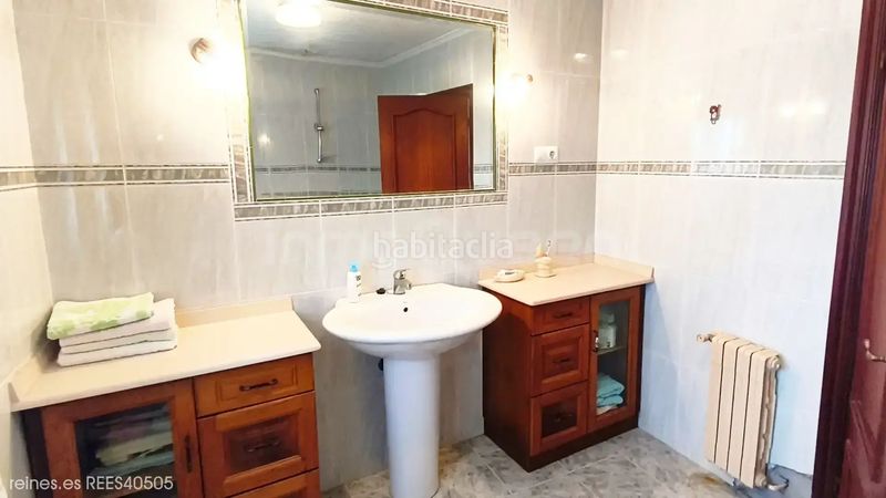 Foto 0d08998c-b222-41ad-b581-5cdb1cc72d0f. Casa aparellada amb calefacció a Miengo pueblo Miengo