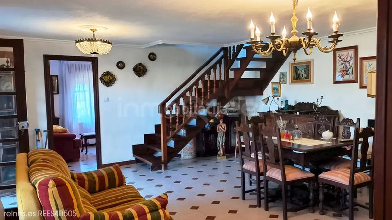 Foto a47472ee-5205-4459-86f1-1b3480871489. Casa aparellada amb calefacció a Miengo pueblo Miengo