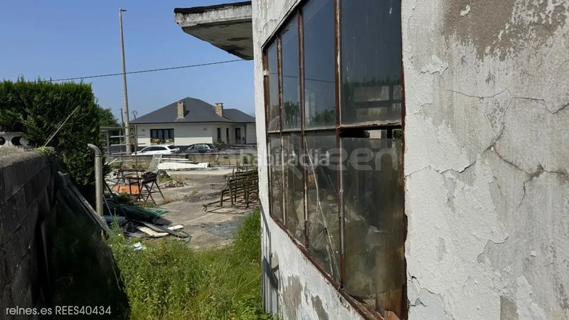 Foto c85ca120-e114-42ef-9c07-ad110a628214. Casa amb aparcament a Suances