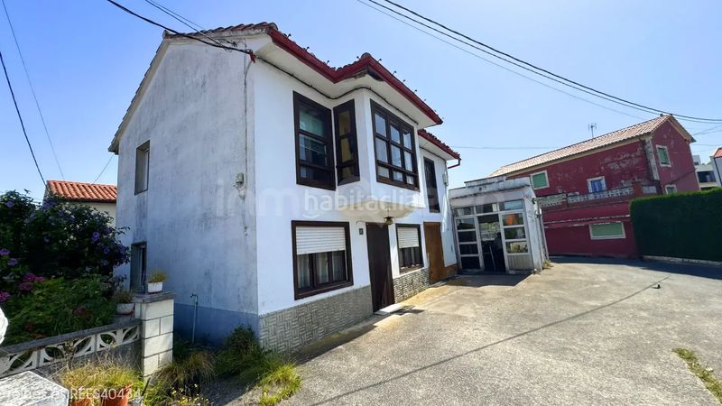 Foto f5a64af0-0be8-45f5-a115-5946e816560b. Casa amb aparcament a Suances
