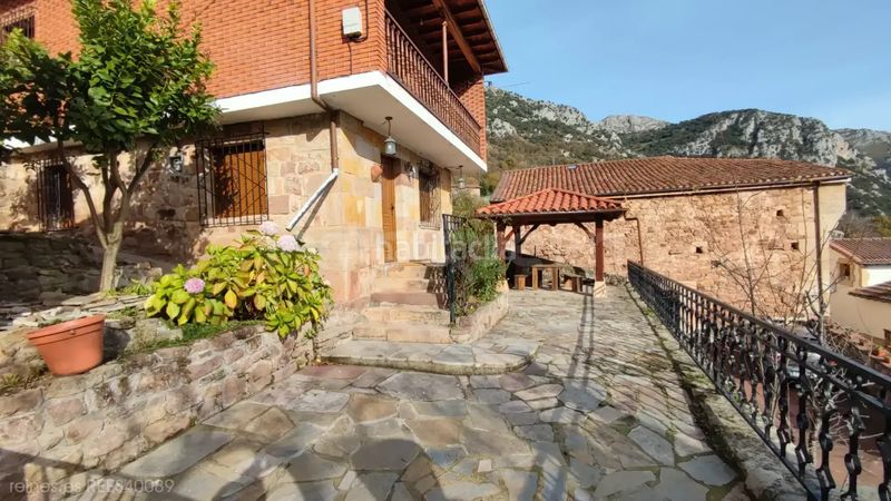 Foto 44705c78-347e-4412-b9f3-209031aa64dc. Casa amb calefacció a Peñarrubia