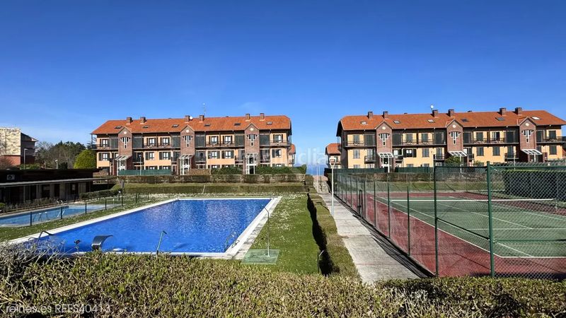 Foto 5746643f-9277-414a-b972-1ae865d78417. Casa adossada amb calefacció aparcament a Comillas