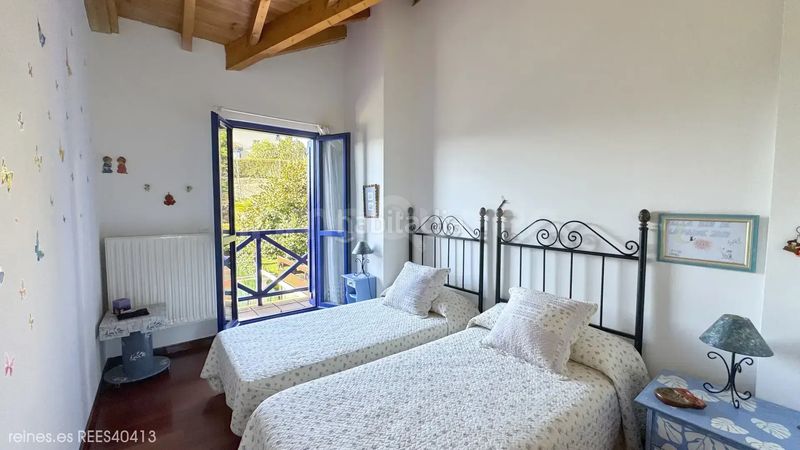 Foto a8c26255-97cd-4a5a-8413-fa75166a6375. Casa adossada amb calefacció aparcament a Comillas