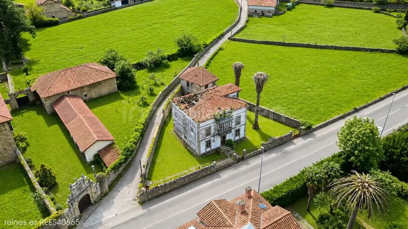 Foto f33e5954-9129-448c-bf94-ed61b2d47aaf. Casa amb aparcament a Corvera de Toranzo