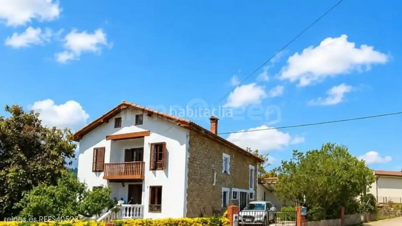 Foto 5b50e292-8aca-462e-b5c9-47f52b7b7405. Casa amb calefacció aparcament a Alfoz de Lloredo
